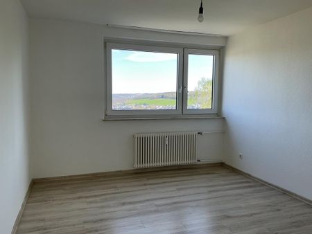 3 Zimmer Wohnung mit Balkon und Top Aussicht - Photo 2