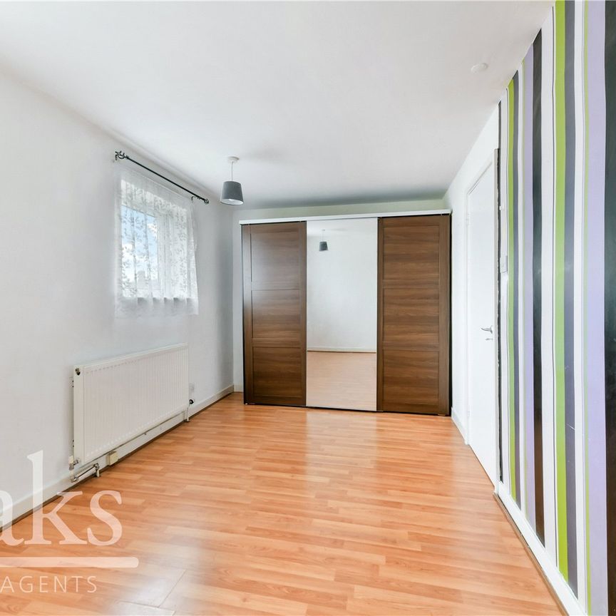 Portland Road, Mitcham, London - Photo 1