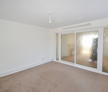 4 bedroom semi-detached house to rent - Photo 3