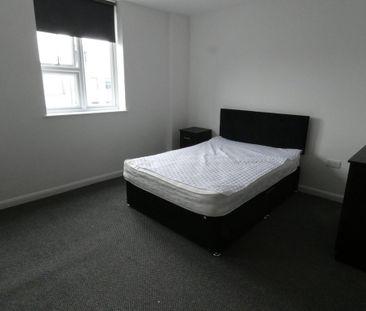 1 bedroom in a flat share to rent - Photo 3