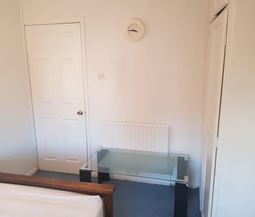 1 bedroom in a house share to rent - Photo 6
