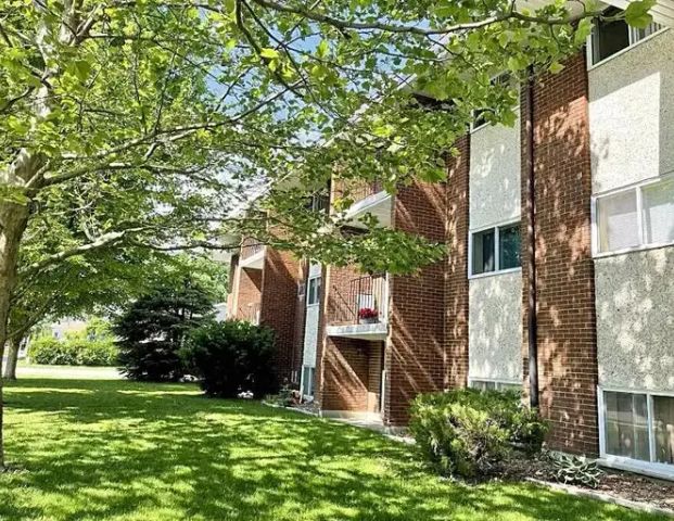 Suncoast Heights - ALL INCLUSIVE | 63 Suncoast Drive East, Goderich - Photo 1