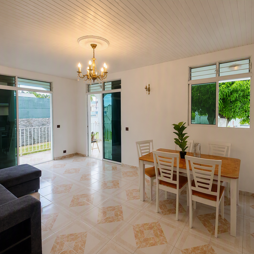 Location Maison 4 pièces 74m² STE ANNE 97180 - Photo 1