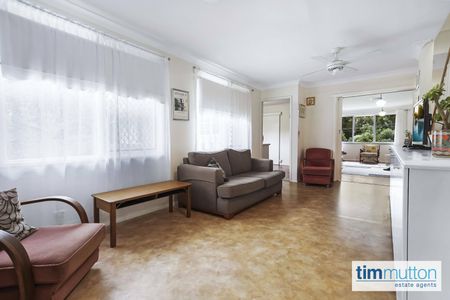 2 Forrest Rd, East Hills NSW 2213 - House For Rent | Domain - Photo 4