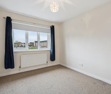 3 bedroom semi-detached villa to rent - Photo 3