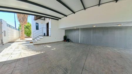 6 room luxury House for rent in Zubia, Andalusia - Foto 3