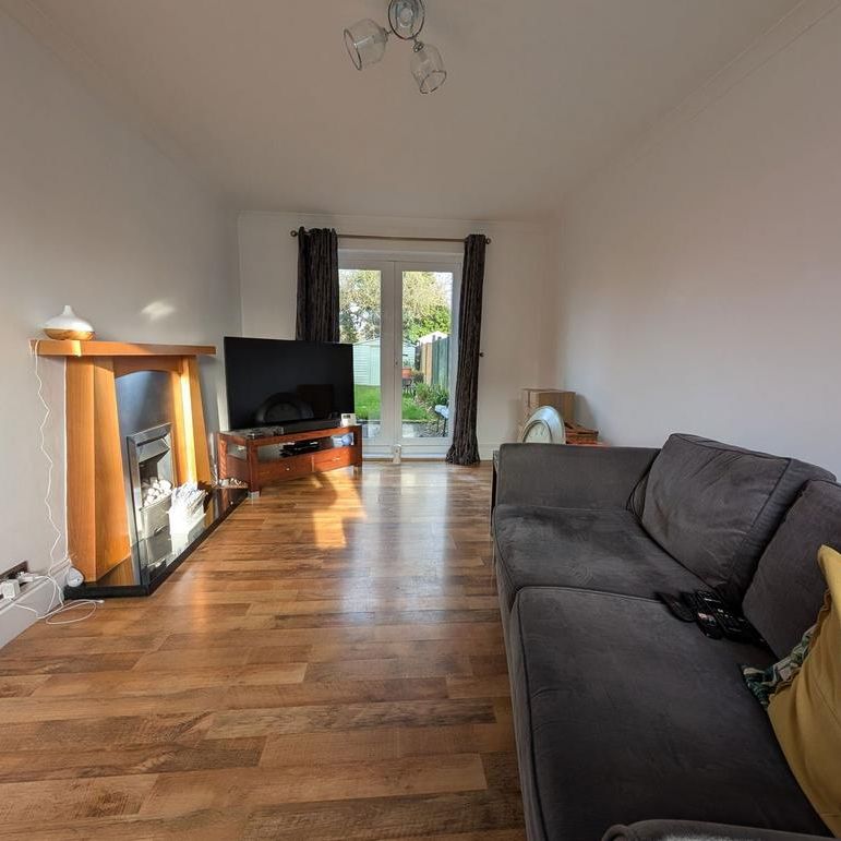 3 bedroom semi-detached house to rent - Photo 1