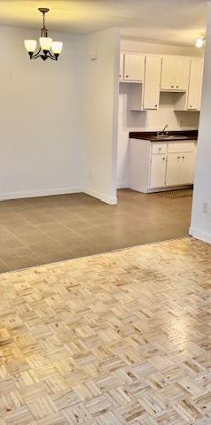 Coquet 4 1/2 3e étage tout béton - eau chaude + chauffage inclus - MARS ou JUILLET - Photo 1