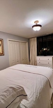 Excellent Location! 2bdmr 1 bath legal suite- $1800 - Photo 1