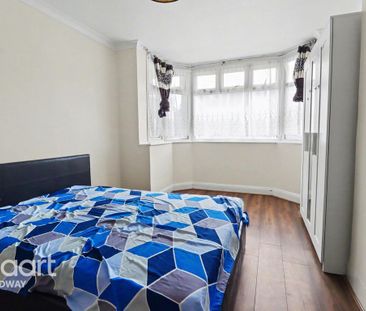 4 bedroom semi-detached house to rent - Photo 5