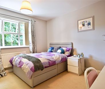 Quarry Gardens, Leatherhead, Surrey, KT22 8UE - Photo 3