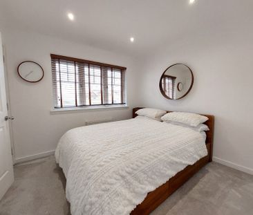 Cedar Crescent, Divernia Way - Photo 4