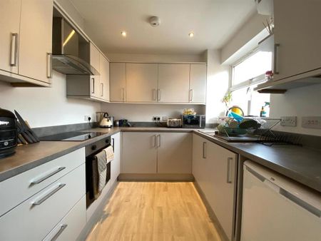 2 bedroom flat to rent - Photo 5