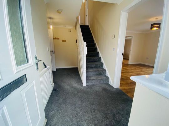 4 bedroom detached house to rent - Photo 1