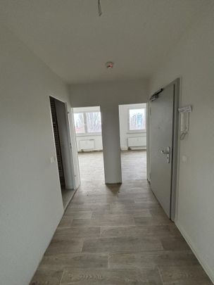 neu sanierte Wohnung mit Balkon - Photo 1