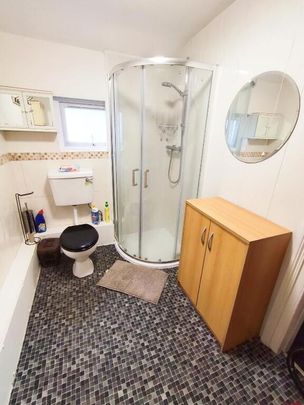 One Double Bedroom Available, 5 Magdala Street, Belfast, BT7 1PU - Photo 1