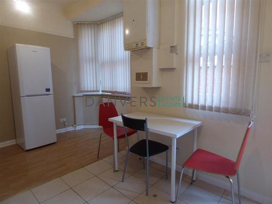 5 bedroom detached house to rent - Photo 1