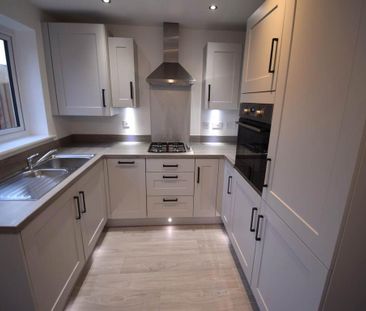 3 bedroom semi-detached house to rent - Photo 3