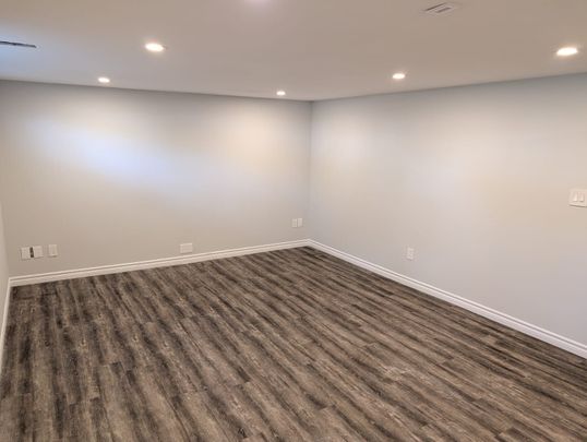 For Lease - 12 Leavenworth Crescent, Toronto, Ontario - Photo 1