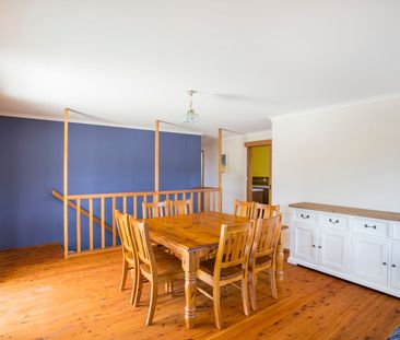 Coastal Living - Spacious Family Home Just Minutes from the Beach - Photo 4