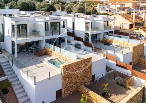 Townhouse for rent in Cala Mendia