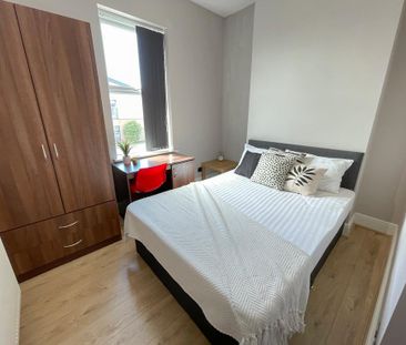 4 bedroom terraced house to rent - Photo 4