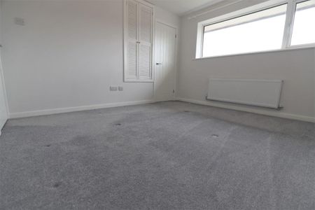 2 bedroom semi-detached house to rent - Photo 3