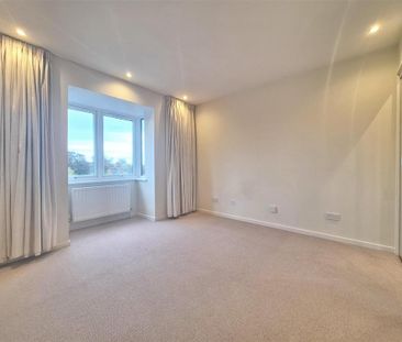 3 bedroom flat to rent - Photo 6