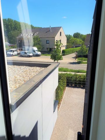 2 slaapkamerappartement met terras en 2 autostaanplaatsen - Photo 2