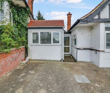 Barn Hill, Wembley, HA9 - Photo 4