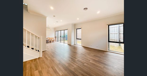 Modern Townhouse in Perfect Location - Photo 1