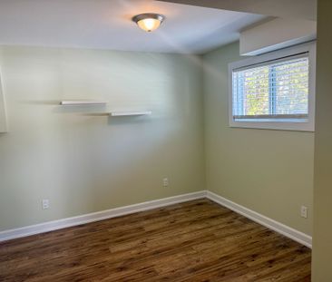 For Lease - 23 Robert Street, Wasaga Beach, Ontario - Photo 3