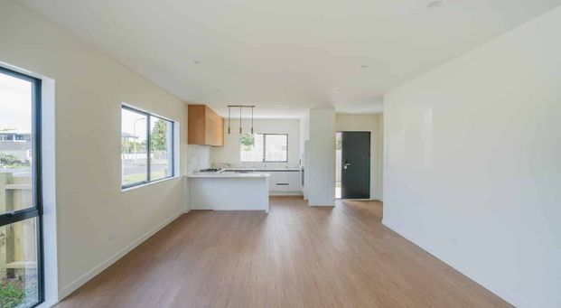 Brand-New & Spacious!! - Photo 1