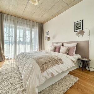 Moderne Leichtigkeit: 2.5-Zimmer-Wohnung im architektonischen Riegel - Foto 2