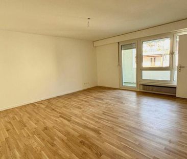 Luminous and modern 3.5-room apartment in the center for rent - Photo 3