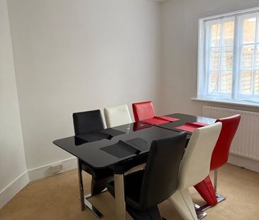 Room in a Shared House, Knighton Road, SO19 - Photo 3