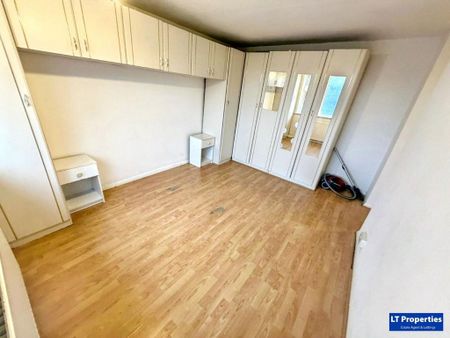 3 bedroom terraced house to rent - Photo 4