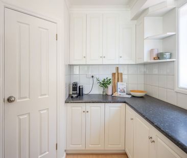 Spacious, Excellent Four Bedroom Home in Newton - Photo 6