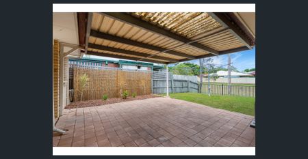 Warm Family Home - Photo 3