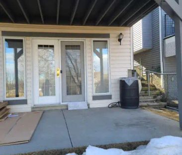 Gorgeous 2 Bedrooms Walk-out Basement suit(new renovation) | 58 Som... - Photo 1