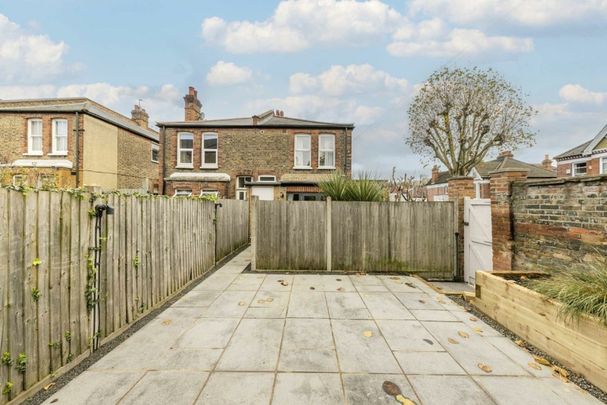 Harborough Road, SW16, London - Photo 1