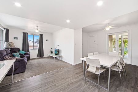 Central, Stylish & So Convenient - Your Ideal Family Home! - Photo 2