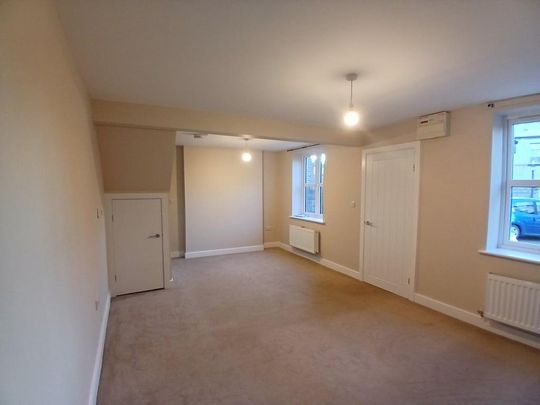 House to rent - Photo 1