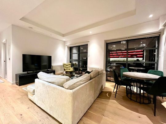 2 Bed Flat, Amelia House, E14 - Photo 1