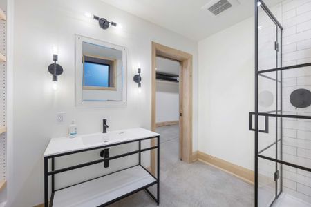 For Lease - 67 Shannon Street Unit# Lower, Toronto, Ontario - Photo 5