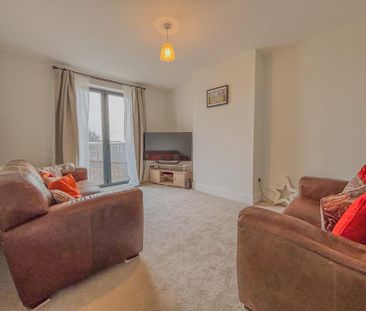 4 bedroom semi-detached house to rent - Photo 1