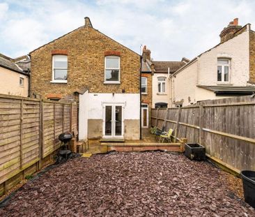 4 bedroom terraced house to rent - Photo 6