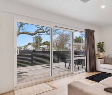 Short Stroll To Town - Photo 3