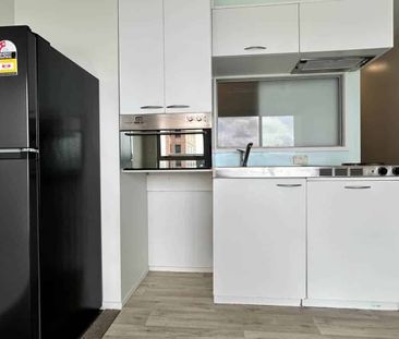 UNFURNISHED Two Bedroom in Altitude **** INCLU... - Photo 3