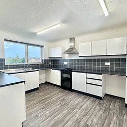 Wye Gardens, Cliftonville, Margate, CT9 3JL, Kent - Photo 3